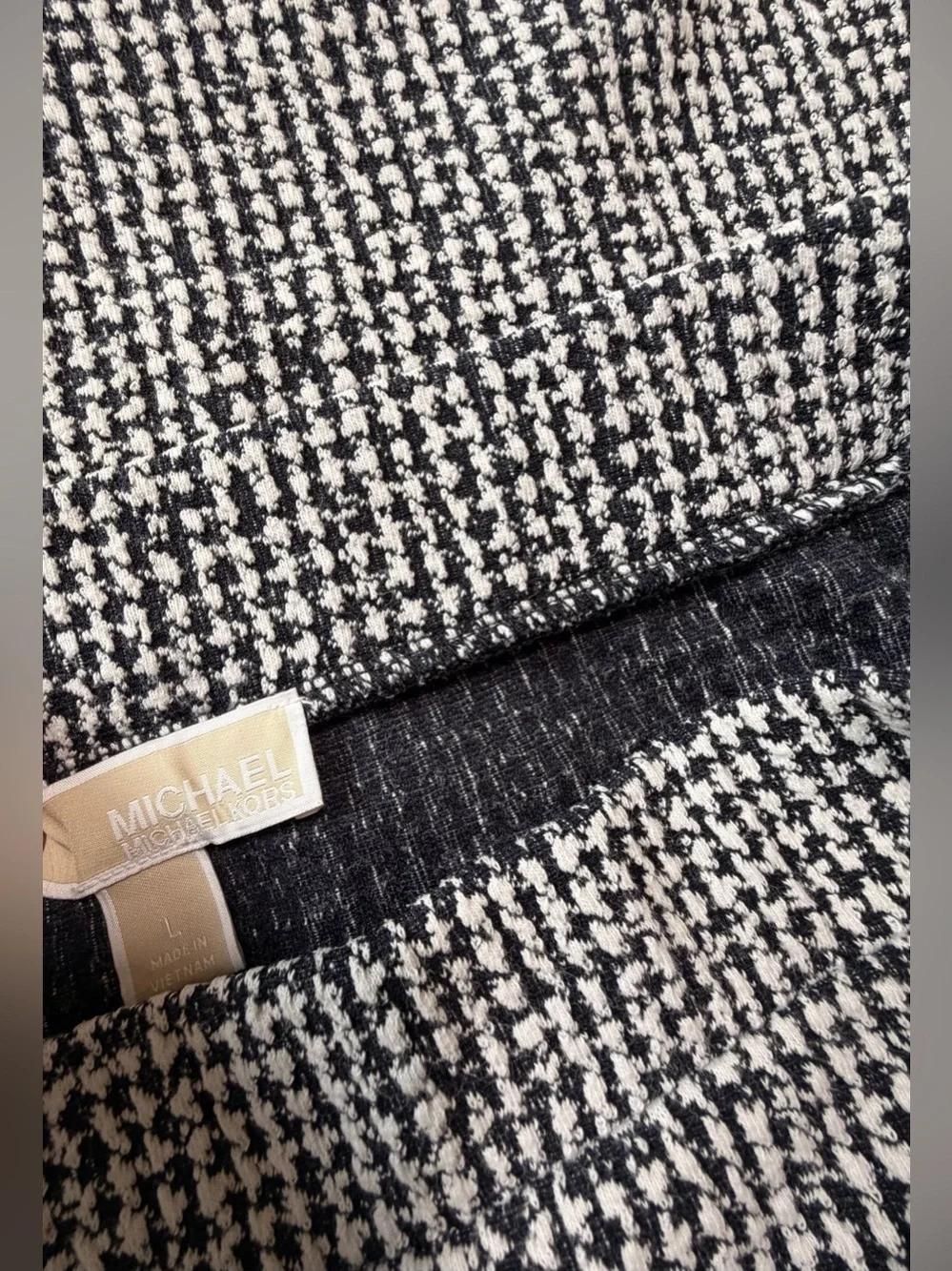 Michael Kors black features